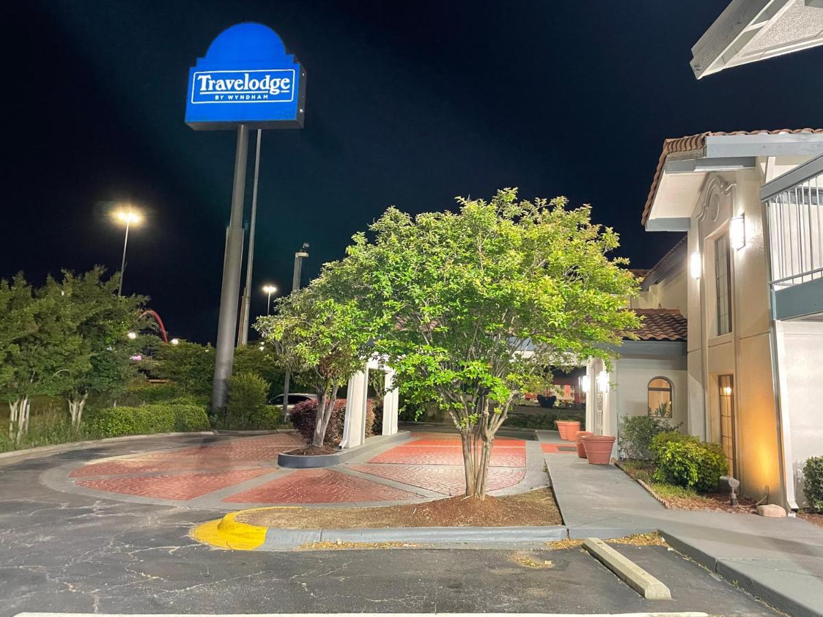 Travelodge By Wyndham Tuscaloosa Exterior foto